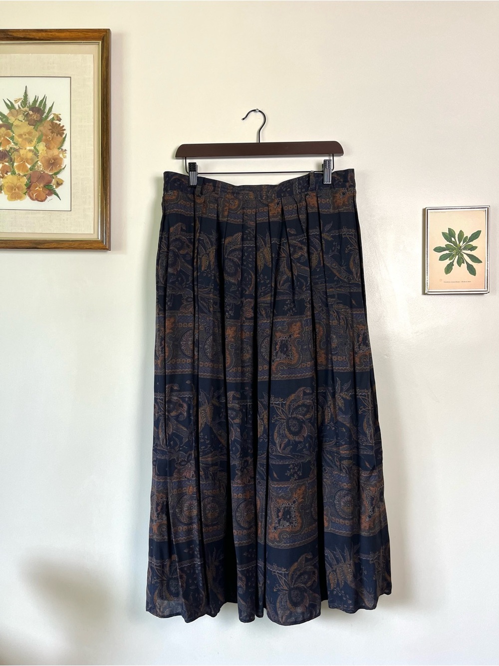 Vintage Steilmann 100% Rayon Fully Lined Floral Calf Length Skirt